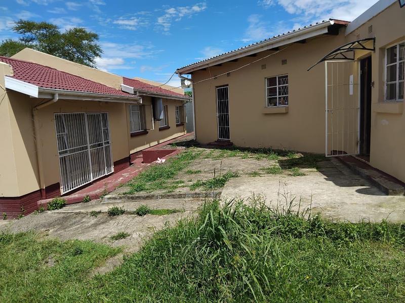 6 Bedroom Property for Sale in Southernwood Eastern Cape